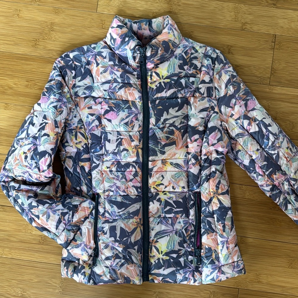 Etage Danish outerwear light puffer. Size 6